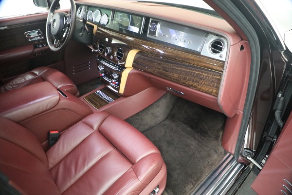 Used 2018 Rolls-Royce Phantom EWB for sale $299,900 at Alfa Romeo of Westport in Westport CT 06880 16