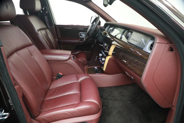 Used 2018 Rolls-Royce Phantom EWB for sale $299,900 at Alfa Romeo of Westport in Westport CT 06880 17