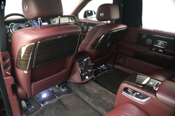 Used 2018 Rolls-Royce Phantom EWB for sale $299,900 at Alfa Romeo of Westport in Westport CT 06880 18