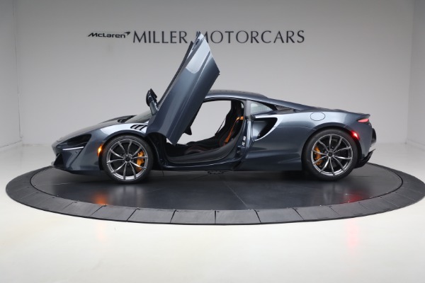 New 2026 McLaren Artura Performance for sale $305,700 at Alfa Romeo of Westport in Westport CT 06880 14
