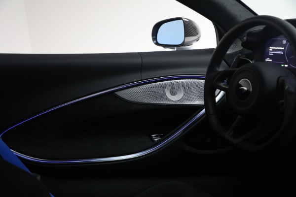 New 2026 McLaren Artura Spider Performance for sale $345,150 at Alfa Romeo of Westport in Westport CT 06880 28