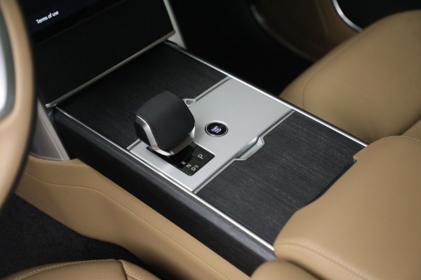 Used 2025 Land Rover Range Rover P530 SE for sale Sold at Alfa Romeo of Westport in Westport CT 06880 24