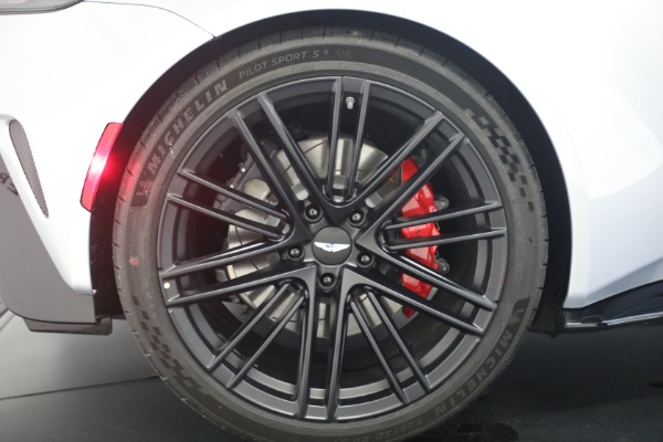 New 2026 Aston Martin Vantage Roadster for sale $274,300 at Alfa Romeo of Westport in Westport CT 06880 28