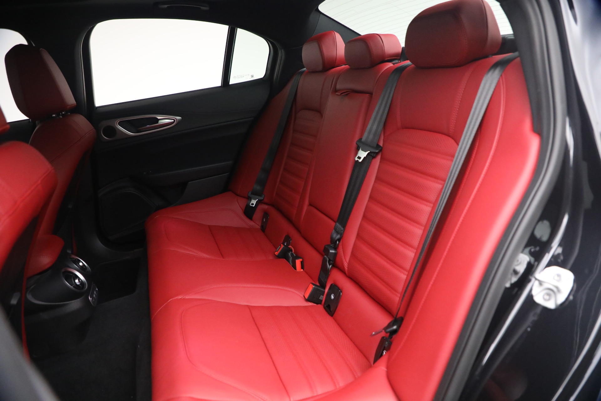 2026 Alfa Romeo Giulia Base - Photo 17