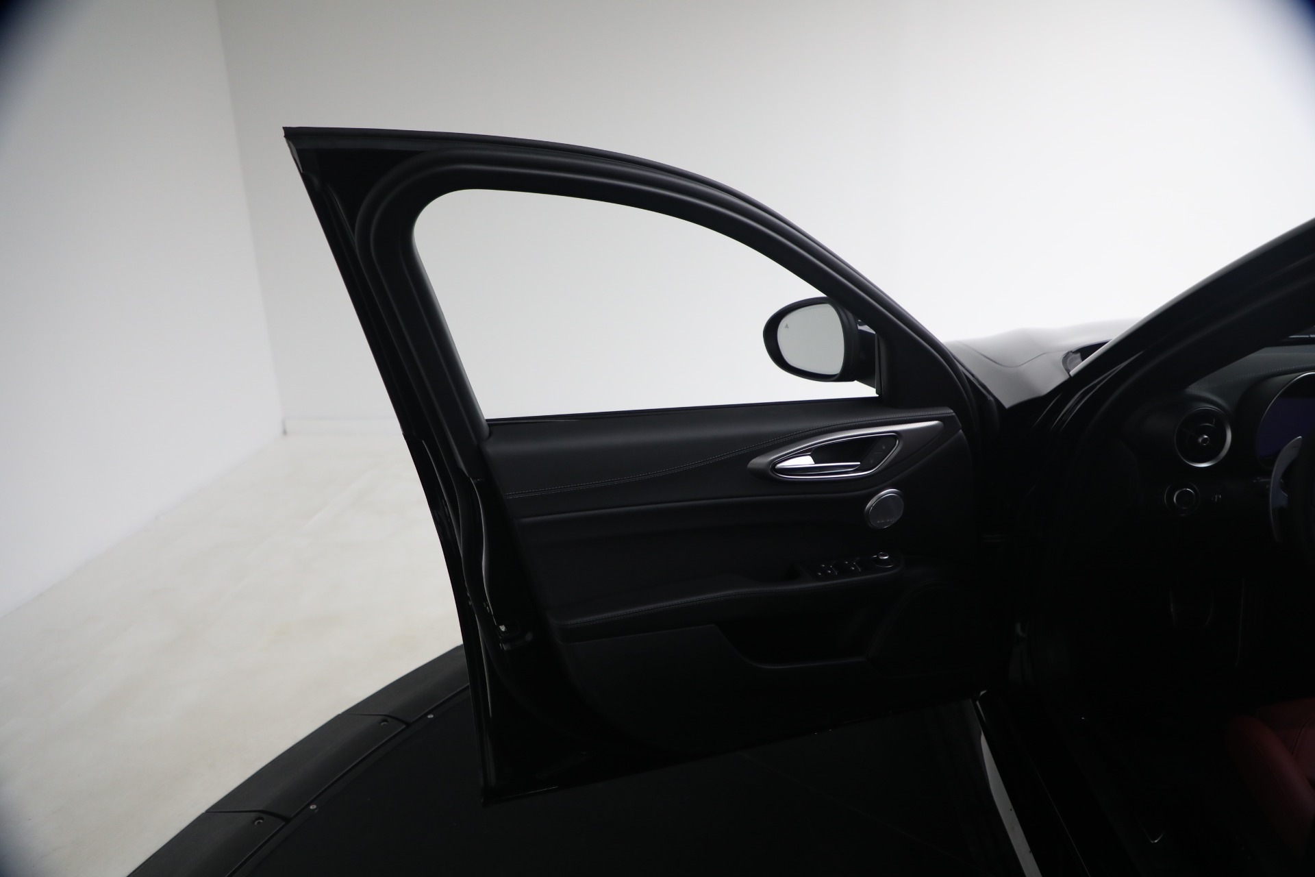 2026 Alfa Romeo Giulia Base - Photo 24