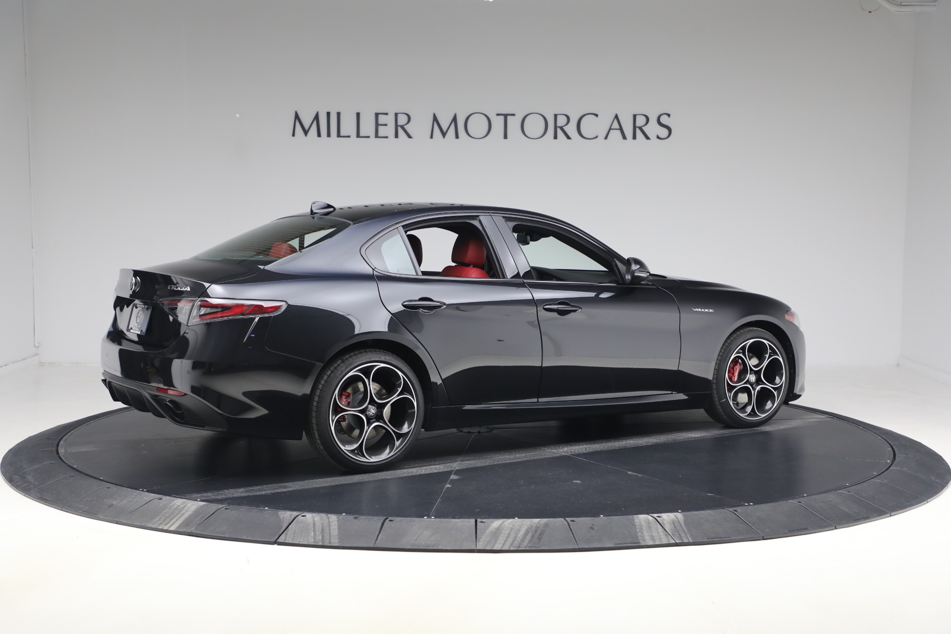 2026 Alfa Romeo Giulia Base - Photo 8