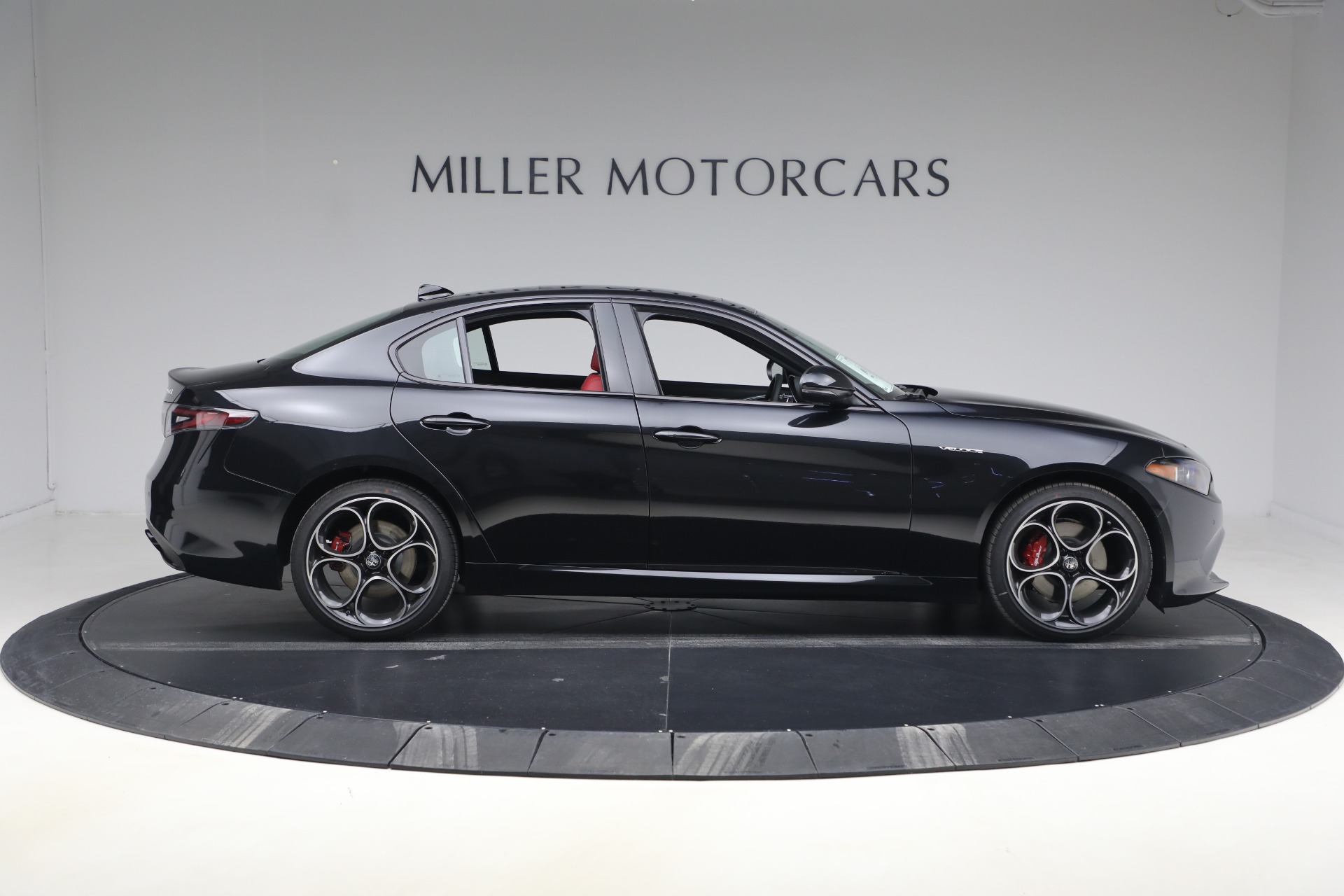 2026 Alfa Romeo Giulia Base - Photo 9