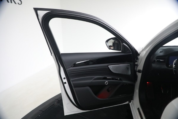New 2026 Maserati Grecale Modena V6 for sale $91,030 at Alfa Romeo of Westport in Westport CT 06880 22