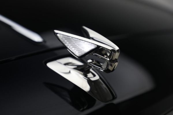 New 2026 Bentley Flying Spur Azure for sale $318,975 at Alfa Romeo of Westport in Westport CT 06880 13