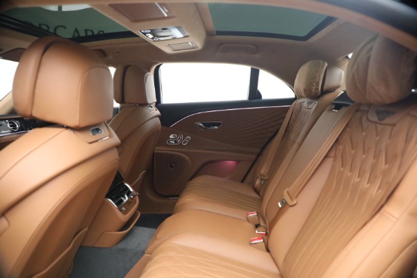 New 2026 Bentley Flying Spur Azure for sale $318,975 at Alfa Romeo of Westport in Westport CT 06880 23