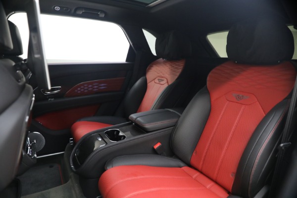 Used 2023 Bentley Bentayga EWB Azure V8 First Edition for sale $173,900 at Alfa Romeo of Westport in Westport CT 06880 26