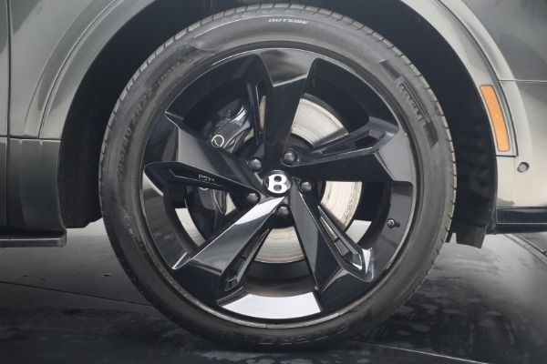 Used 2022 Bentley Bentayga V8 for sale $151,900 at Alfa Romeo of Westport in Westport CT 06880 16