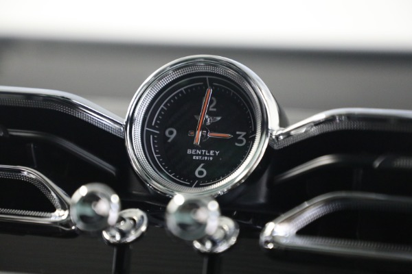 Used 2022 Bentley Bentayga V8 for sale $151,900 at Alfa Romeo of Westport in Westport CT 06880 24