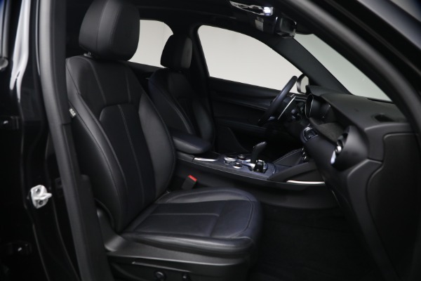 Used 2022 Alfa Romeo Stelvio Sprint for sale $25,900 at Alfa Romeo of Westport in Westport CT 06880 17