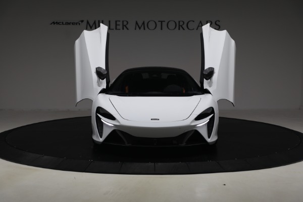 Used 2023 McLaren Artura for sale $175,900 at Alfa Romeo of Westport in Westport CT 06880 13