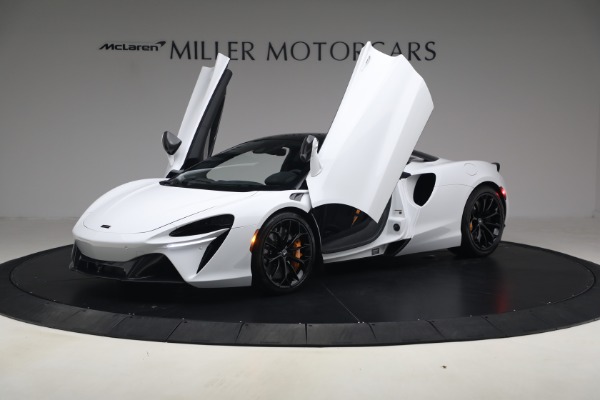 Used 2023 McLaren Artura for sale $175,900 at Alfa Romeo of Westport in Westport CT 06880 14