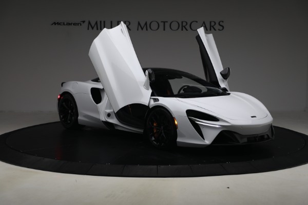 Used 2023 McLaren Artura for sale $175,900 at Alfa Romeo of Westport in Westport CT 06880 21