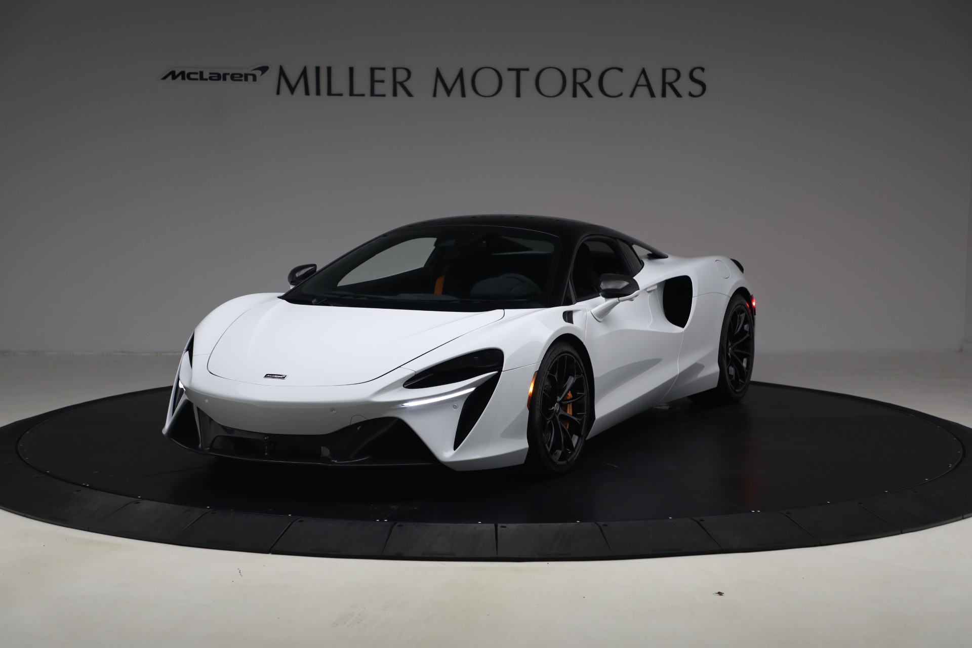 Used 2023 McLaren Artura for sale $175,900 at Alfa Romeo of Westport in Westport CT 06880 1