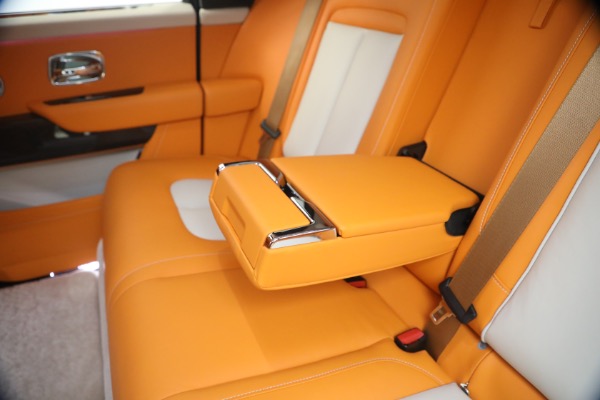 Used 2023 Rolls-Royce Black Badge Cullinan for sale $389,900 at Alfa Romeo of Westport in Westport CT 06880 28