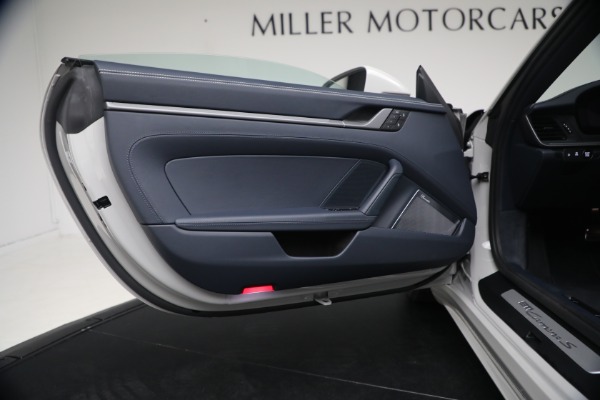Used 2025 Porsche 911 Carrera S for sale $183,900 at Alfa Romeo of Westport in Westport CT 06880 28