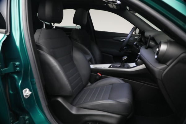 Used 2024 Alfa Romeo Tonale Hybrid Ti for sale $30,900 at Alfa Romeo of Westport in Westport CT 06880 16