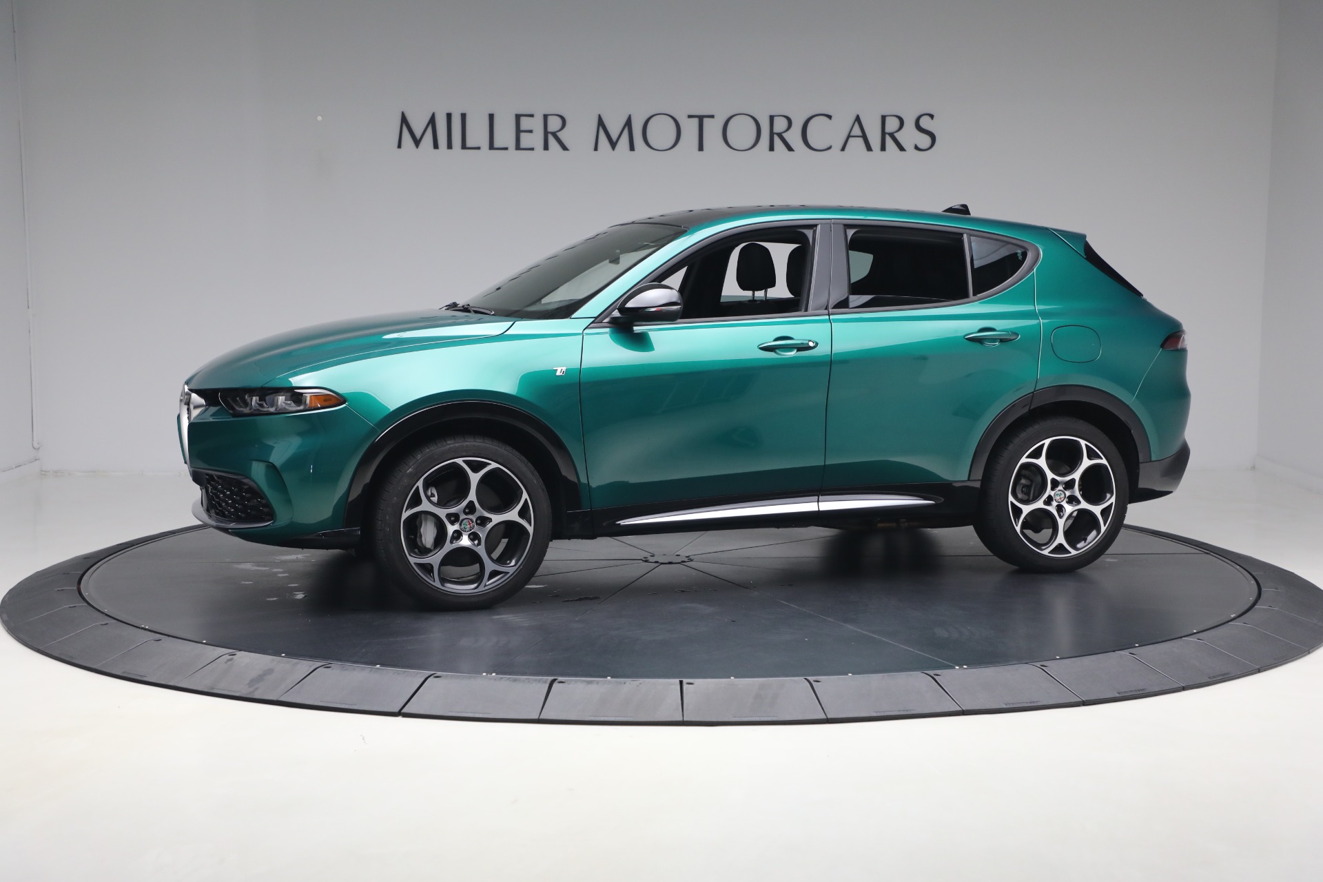 Used 2024 Alfa Romeo Tonale Hybrid Ti for sale $30,900 at Alfa Romeo of Westport in Westport CT 06880 1