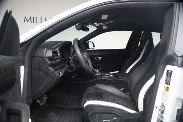 Used 2024 Lamborghini Urus Performante for sale $285,900 at Alfa Romeo of Westport in Westport CT 06880 16