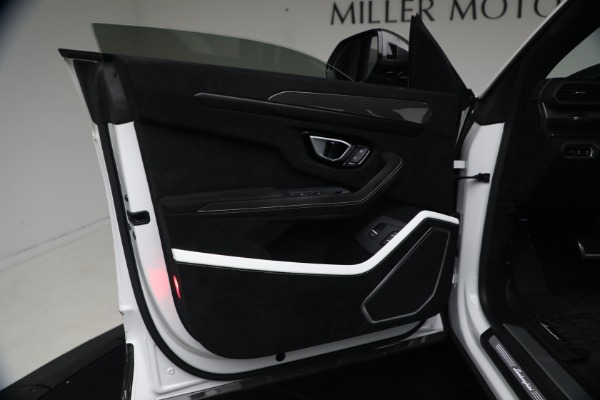 Used 2024 Lamborghini Urus Performante for sale $285,900 at Alfa Romeo of Westport in Westport CT 06880 21