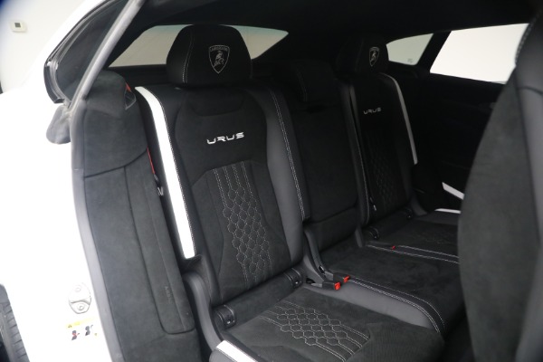 Used 2024 Lamborghini Urus Performante for sale $285,900 at Alfa Romeo of Westport in Westport CT 06880 27