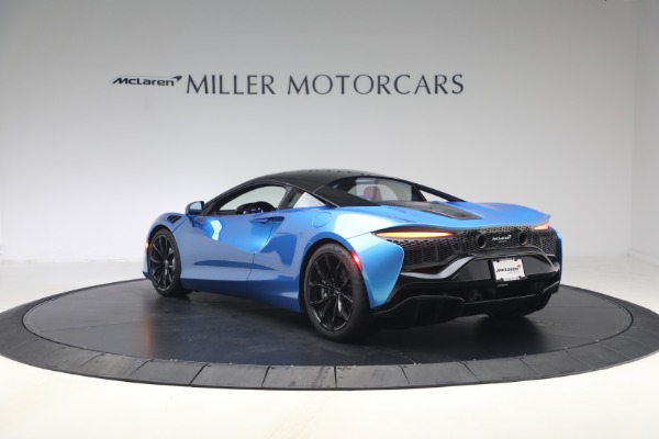 Used 2024 McLaren Artura Performance for sale $182,900 at Alfa Romeo of Westport in Westport CT 06880 5