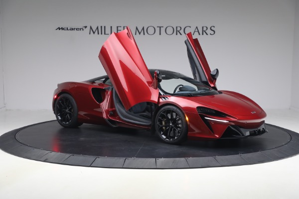 Used 2023 McLaren Artura Performance for sale $179,900 at Alfa Romeo of Westport in Westport CT 06880 19