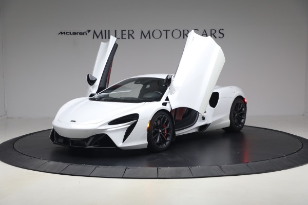 Used 2023 McLaren Artura TechLux for sale $162,900 at Alfa Romeo of Westport in Westport CT 06880 14