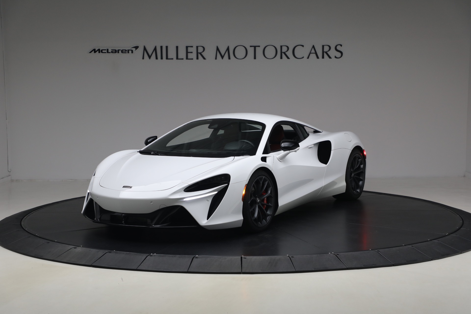 Used 2023 McLaren Artura TechLux for sale $162,900 at Alfa Romeo of Westport in Westport CT 06880 1