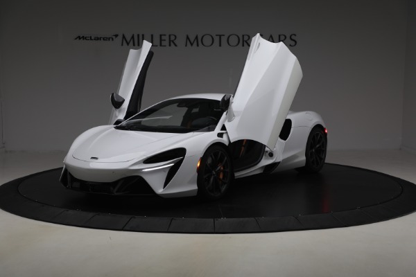 Used 2023 McLaren Artura Performance for sale $162,900 at Alfa Romeo of Westport in Westport CT 06880 14