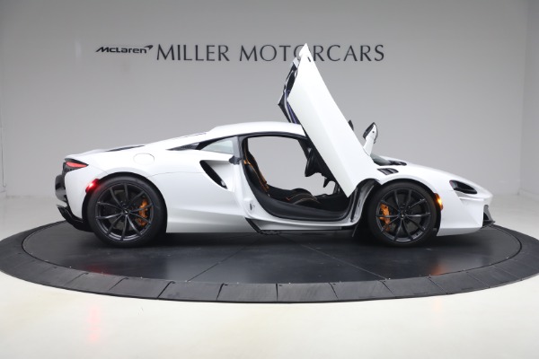Used 2023 McLaren Artura Performance for sale $162,900 at Alfa Romeo of Westport in Westport CT 06880 19