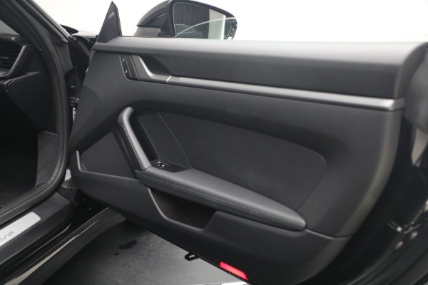 Used 2025 Porsche 911 Carrera for sale $137,900 at Alfa Romeo of Westport in Westport CT 06880 25