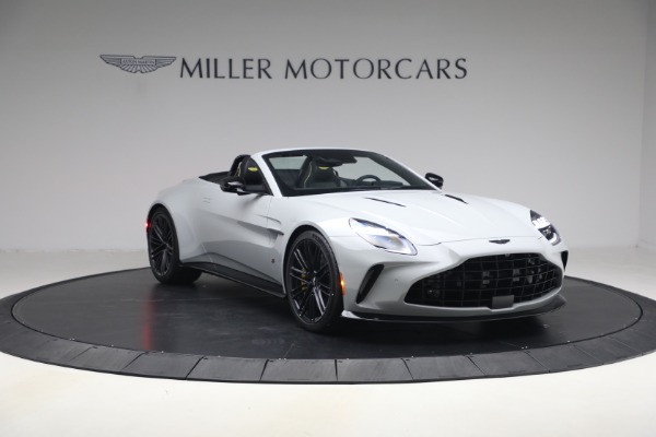 New 2026 Aston Martin Vantage S Roadster for sale $261,400 at Alfa Romeo of Westport in Westport CT 06880 11