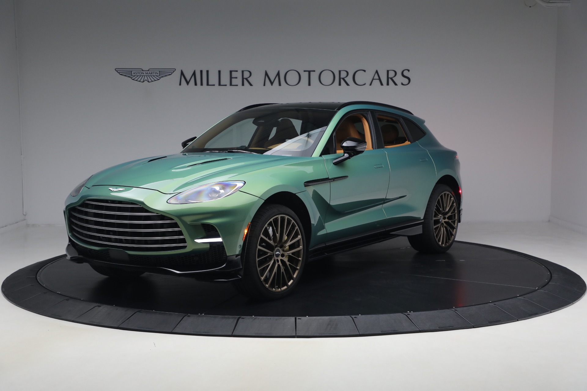 Used 2025 Aston Martin DBX 707 for sale $214,900 at Alfa Romeo of Westport in Westport CT 06880 1