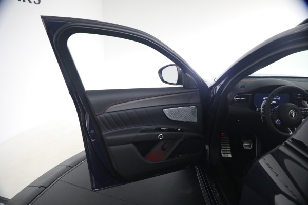 New 2026 Maserati Grecale Modena V6 for sale $100,905 at Alfa Romeo of Westport in Westport CT 06880 23