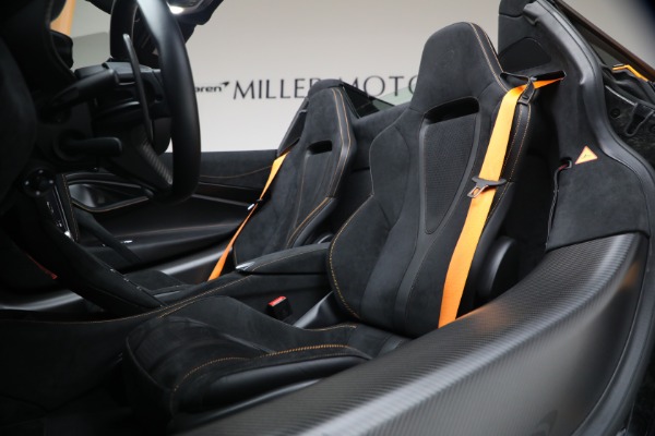 Used 2025 McLaren 750S Spider Performance for sale $369,900 at Alfa Romeo of Westport in Westport CT 06880 21