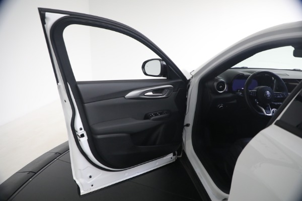 Used 2024 Alfa Romeo Tonale Hybrid Ti for sale $28,900 at Alfa Romeo of Westport in Westport CT 06880 23