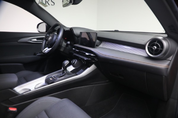 Used 2024 Alfa Romeo Tonale Hybrid Ti for sale $29,900 at Alfa Romeo of Westport in Westport CT 06880 14