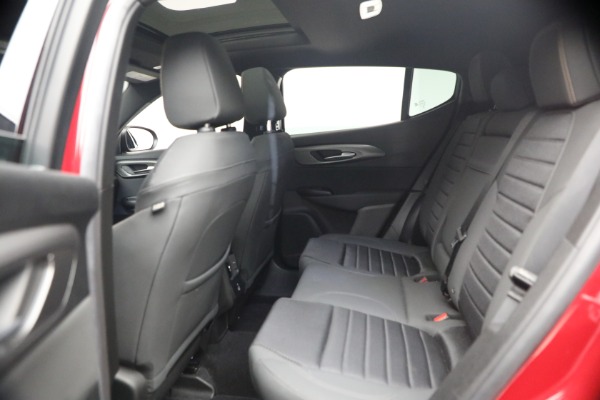 Used 2024 Alfa Romeo Tonale Hybrid Ti for sale $29,900 at Alfa Romeo of Westport in Westport CT 06880 18