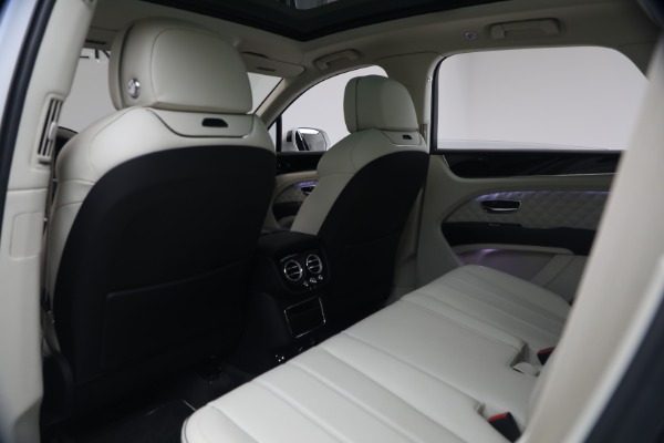 Used 2022 Bentley Bentayga V8 for sale $137,900 at Alfa Romeo of Westport in Westport CT 06880 22