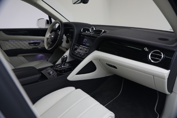Used 2022 Bentley Bentayga V8 for sale $137,900 at Alfa Romeo of Westport in Westport CT 06880 26