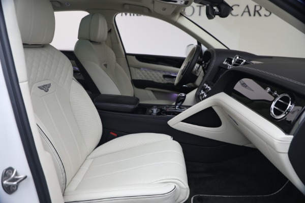 Used 2022 Bentley Bentayga V8 for sale $137,900 at Alfa Romeo of Westport in Westport CT 06880 27