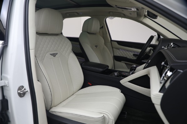 Used 2022 Bentley Bentayga V8 for sale $137,900 at Alfa Romeo of Westport in Westport CT 06880 28