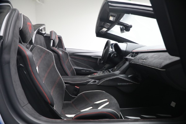 Used 2017 Lamborghini Centenario Roadster for sale $3,995,000 at Alfa Romeo of Westport in Westport CT 06880 14