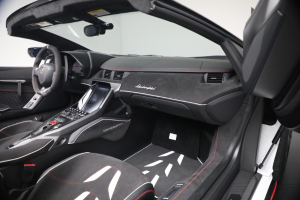 Used 2017 Lamborghini Centenario Roadster for sale $3,995,000 at Alfa Romeo of Westport in Westport CT 06880 16