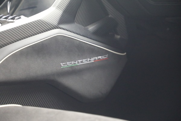 Used 2017 Lamborghini Centenario Roadster for sale $3,995,000 at Alfa Romeo of Westport in Westport CT 06880 21